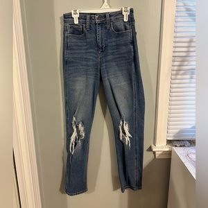 Hollister Ultra High Rise Mom Jeans